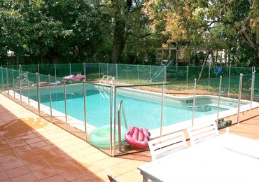Green/Aluminum Pool Fence